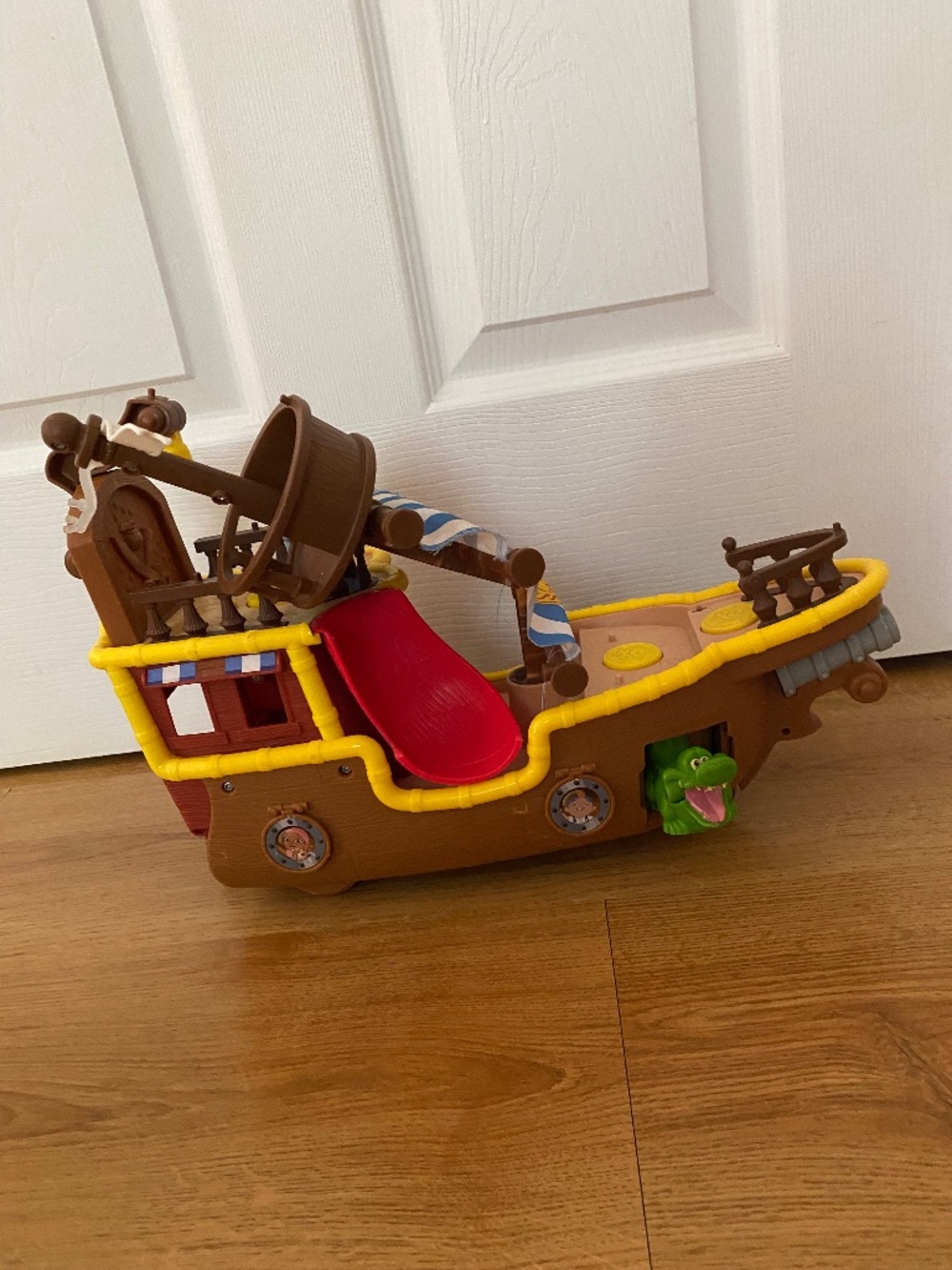 Pirate ship toy